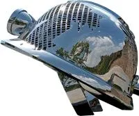 Каска - скульптура абстрактная скульптура из нержавеющей стали на заказ — Абаза  